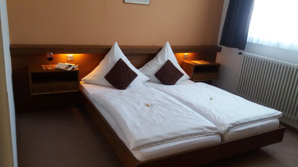 Gasthaus Finken Oppenau Bagian luar foto
