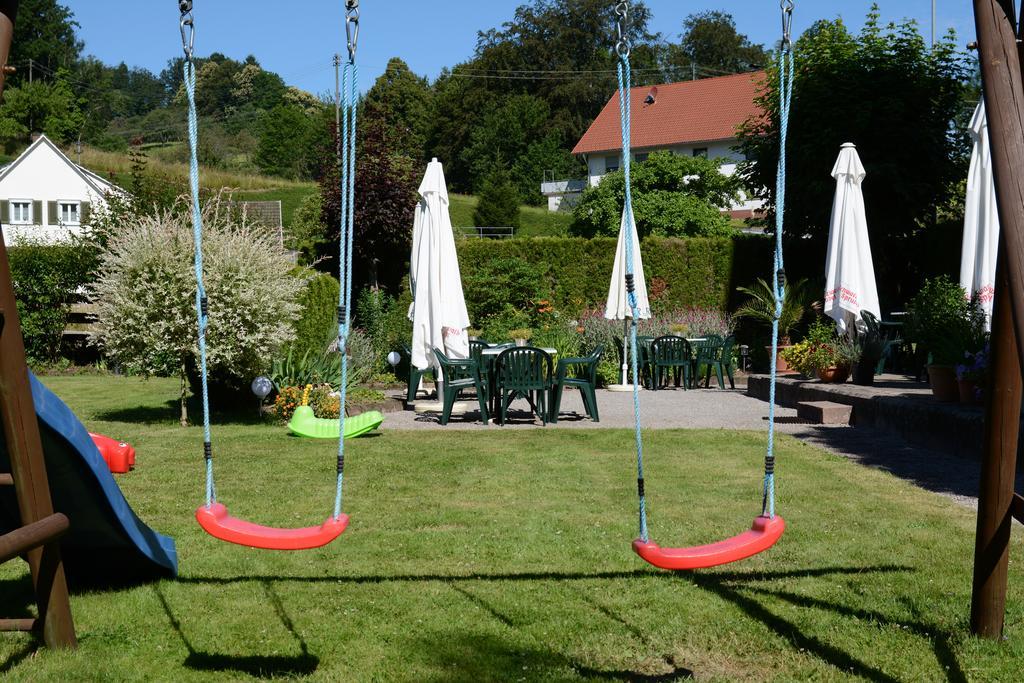 Gasthaus Finken Oppenau Bagian luar foto